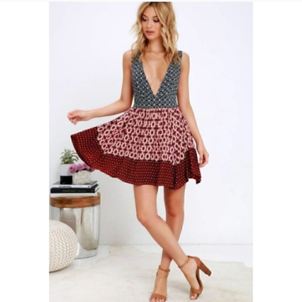 Lulu's La Vie en Roses Navy Blue and Red Floral Print Dress